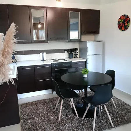 Apartment ζoihouse Polikarpi
