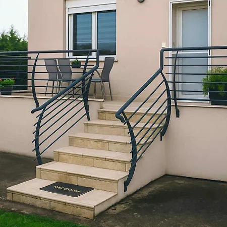 ζoihouse Apartment Polikarpi